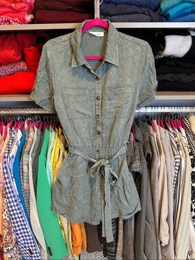 Sewn + Seen dark sage short sleeve 4 pocket belted romper size S